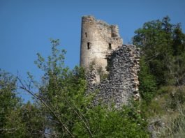 СЛОВЕНСКА МИТОЛОГИЈА: Ко су але и бауци, а шта су дрекавци и караконџуле? развалина