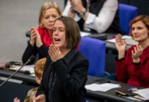 У немачком Бундестагу подржана иницијатива о укидању признања Косова!