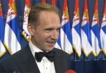 РАЛФ ФАЈНС ГЛУМАЦ ИЗ ЏЕЈМС БОНДА: Радије бих био Србин, него Британац јер… (ВИДЕО) РАЛФ ФАЈНС