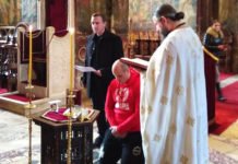 БИВШИ ПРИПАДНИК КФОРА ПРЕШАО У ПРАВОСЛАВЉЕ: „Сада први пут имам у шта искрено да верујем, јер је православље спасење за све нас“.