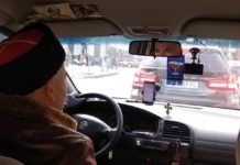 Дњепар (Украјина): таксисти обучени у козачку ношњу који отворено подржавају Доњецк и Луганск и присаједињење Крима Русији