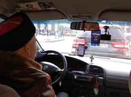 Дњепар (Украјина): таксисти обучени у козачку ношњу који отворено подржавају Доњецк и Луганск и присаједињење Крима Русији