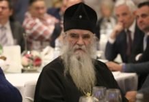 Амфилохије: Хвала Вучићу, али све што може нека да за Косово Амфилохије