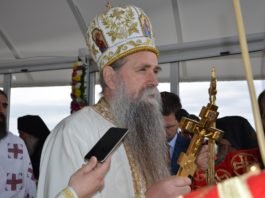 ЗЛЕ НАМЕРЕ: Покушај убиства владике Јоаникија и Давидовића није случајан!