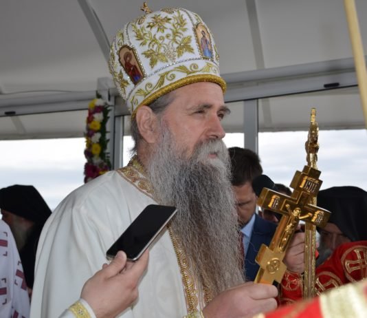 ЗЛЕ НАМЕРЕ: Покушај убиства владике Јоаникија и Давидовића није случајан!