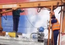 (ВИДЕО) Народ брани тробојку: Полиција изазвала хаос у пљевљима – желе да уклоне мурал