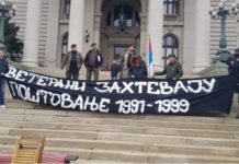 (ВИДЕО) Ратни хероји испред Скупштине: Донели смо стиропор, мораћете да нас носите