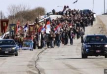 ДИЈАСПОРА БРАНИ СВЕТИЊЕ: Прва литија у историји Северне Америке (ФОТО)