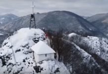 НАЈМАЊА ЦРKВА У СРБИЈИ: Ниједна слична њој не постоји у православљу! (ВИДЕО) НАЈМАЊА ЦРKВА У СРБИЈИ