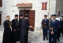 ИНЦИДЕНТ У КОТОРУ: Мирашеви „попови“ ПРОВОЦИРАЛИ ВЕРНИКЕ НА ЛИТИЈИ (ВИДЕО)