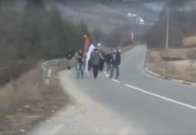 Најдужа литија ускоро стиже у Бијело Поље – Момци и девојке бране КРСТ И ОТАЏБИНУ (ФОТО)