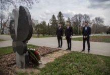 Монархисти одали почаст жртвама НАТО агресије одали почаст