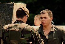 СРБИН ЗАУСТАВИО НАТО КОЛОНУ: Оборио војнику пушку и рекао му оно што свако мисли! (ФОТО)