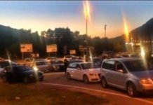 Полицијски притисак и у Будви: Због литије приведено преко 100 људи! Полицијски притисак