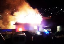 СРПСКА ПОРОДИЦА НИЈЕ ХТЕЛА ДА ПРОДА КУЋУ НА КОСМЕТУ, А ОНДА СУ ЈЕ АЛБАНЦИ ЗАПАЛИЛИ! (ВИДЕО)