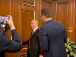 ОВО ЈЕ ПУТИНОВ ТАЈНИ KАБИНЕТ! Председник Русије први пут показао просторију у којој новинари никад нису били! (ВИДЕО) Путинов