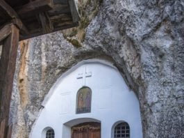 ВЕЛИКА МИСТЕРИЈА СРБИЈЕ: У ОВОЈ ЦРКВИ КРИЈЕ СЕ ЈЕДИНСТВЕНА ФРЕСКА, КАД ЈЕ ВИДЕ СВИ СЕ ЗАПАЊЕ (ФОТО)