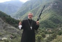 ЈЕРМЕНСКИ СВЕШТЕНИЦИ СЕ ОДАЗВАЛИ НА ПОЗИВ ЗА МОБИЛИЗАЦИЈУ: „Бог је са нама, победа је наша“ (ФОТО) ЈЕРМЕНСКИ СВЕШТЕНИЦИ