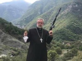 ЈЕРМЕНСКИ СВЕШТЕНИЦИ СЕ ОДАЗВАЛИ НА ПОЗИВ ЗА МОБИЛИЗАЦИЈУ: „Бог је са нама, победа је наша“ (ФОТО) ЈЕРМЕНСКИ СВЕШТЕНИЦИ