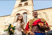 (ФОТО) Први Срби у црногорској ношњи кроз центар Призрена – после 20 година