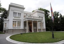 ПОКС: Николића избацити из виле коју је узурпирао