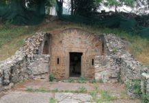 ЗАБОРАВЉЕНО БЛАГО: МИСТЕРИОЗНА ГРОБНИЦА КРАЈ БЕОГРАДА О КОЈОЈ МЕШТАНИ ПРИЧАЈУ ЛЕГЕНДЕ, А ИСТОРИЧАРИ ФАСЦИНАНТНЕ ПРИЧЕ