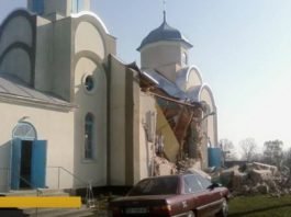 ПРЕТУКЛИ СВЕШТЕНИКЕ И ОДУЗЕЛИ ЦРКВУ: Верници то поднели и схватили шта је СУШТИНА ХРИШЋАНСТВА (ВИДЕО) Верници