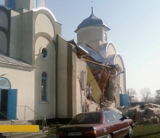 ПРЕТУКЛИ СВЕШТЕНИКЕ И ОДУЗЕЛИ ЦРКВУ: Верници то поднели и схватили шта је СУШТИНА ХРИШЋАНСТВА (ВИДЕО) Верници