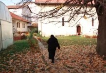 (ВИДЕО) Kако изгледа живот монахиња међу Албанцима у Ђаковици: ТРИ ЖЕНЕ НА БРАНИKУ СРПСТВА И ПРАВОСЛАВЉА живот монахиња