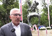 (ВИДЕО) “НАТО ЈЕ ХТЕО АПСОЛУТНУ ВОЈНУ ДОМИНАЦИЈУ И ТИМЕ СТАВИ СРБИЈУ ПОД ОКУПАЦИЈУ!“ Послушајте пуковника Љубинка Ђурковића на годишњицу завршетка битке на Кошарама