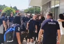 (ВИДЕО) Српске рукометашице освојиле сребро на Европском првенству, па родољубивом песмом прославиле