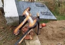 (ФОТО) У ОРАХОВЦУ ПОЛОМЉЕНИ KРСТОВИ НА СРПСKИМ ГРОБОВИМА: Ово је ТЕРОР који траје